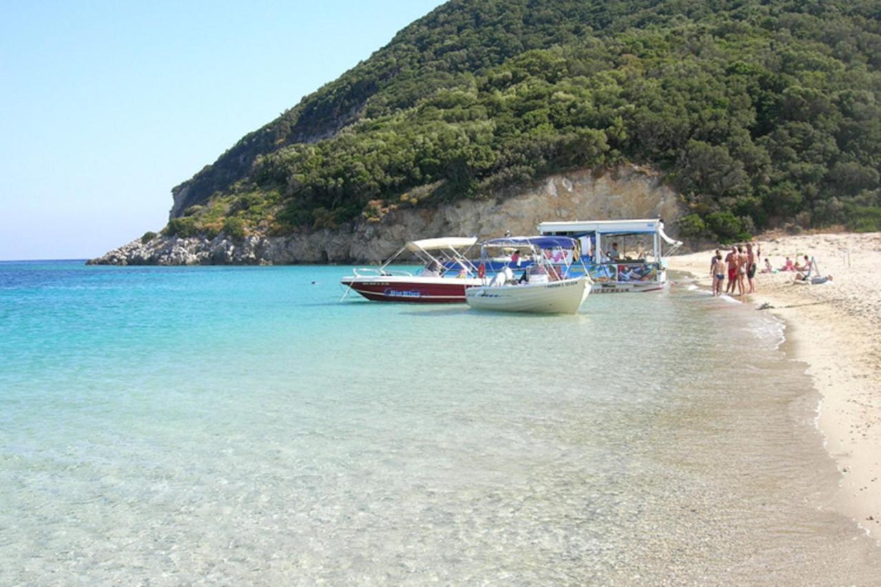 Athenea Villas, Private Pools & Gardens Keri Exterior foto